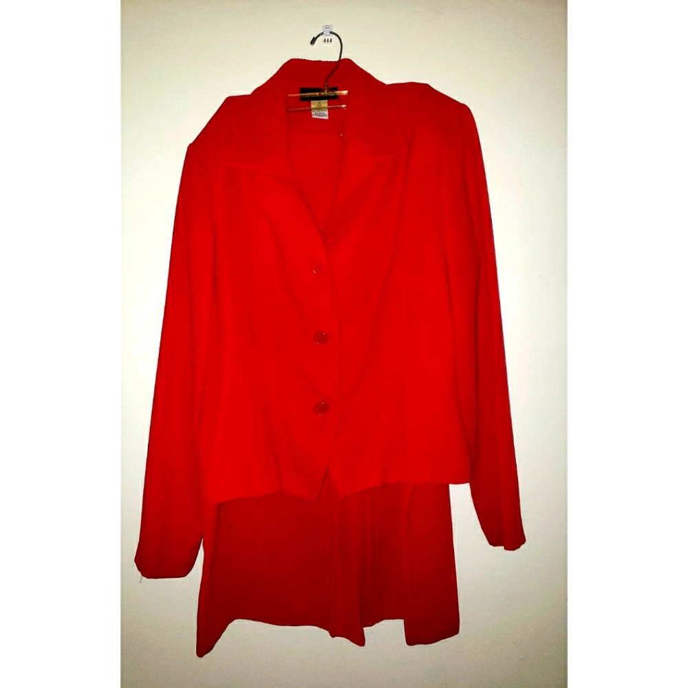 Women's Metrostyle Skirt/Suit Set